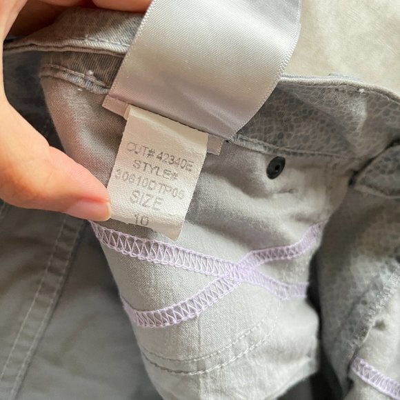 NYDJ Alisha Ankle Size 10 Jeans Denim Lizard Print Gray‎ Casual Crop Pants - Picture 8 of 8